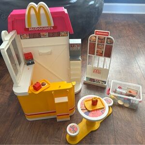1993 Barbie McDonald’s playset